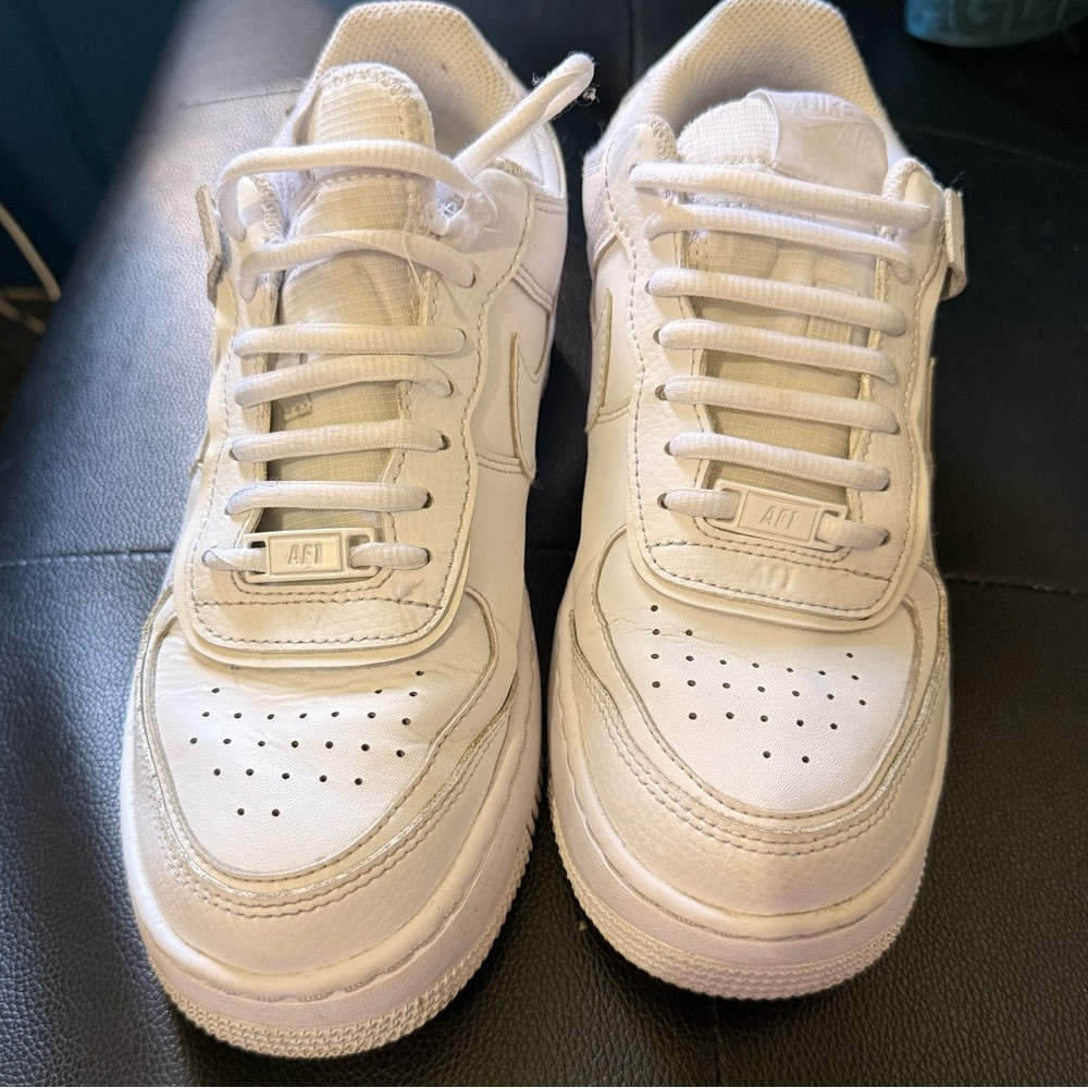 Nike White Running Shoe (Size US 7.5)
